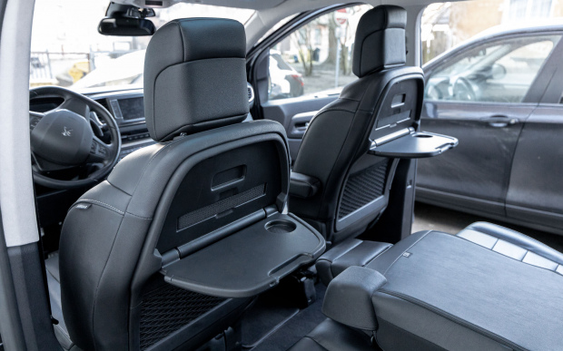 Autobusu noma Peugeot Traveller